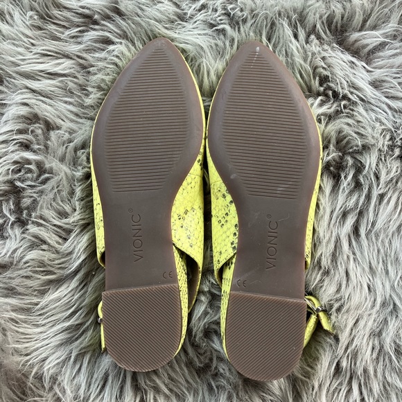 Vionic Flats - Picture 5 of 5